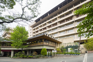 関西を代表する都市近郊型温泉旅館として躍動